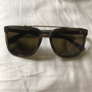 Never worn D&G woman’s sunglasses with case